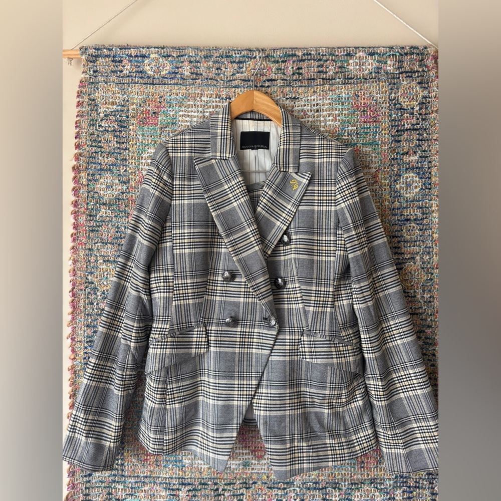 Banana Republic Gray, Yellow and White Suit Set